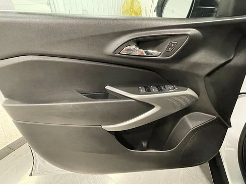 Used 2024 Chevrolet Trax RS FWD image 18