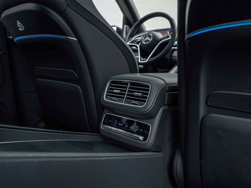 Used 2025 Mercedes-Benz Maybach GLS 600 Maybach GLS 600 image 55