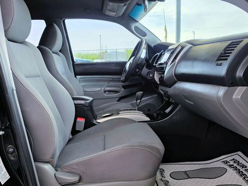 Used 2015 Toyota Tacoma PreRunner w/ TRD Sport Package image 33