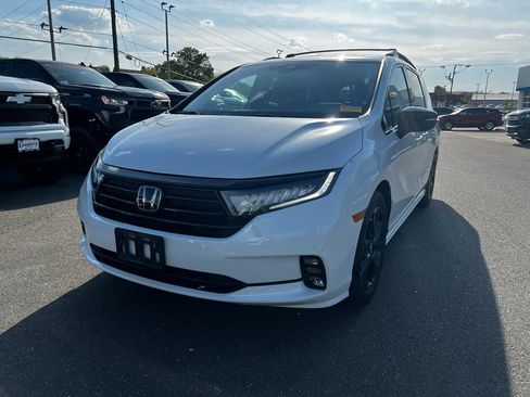 Used 2023 Honda Odyssey Sport image 5