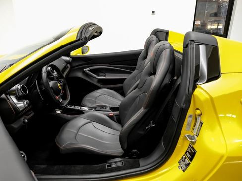 Used 2022 Ferrari F8 Tributo RWD image 9
