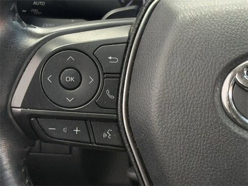 Used 2023 Toyota Camry SE image 13