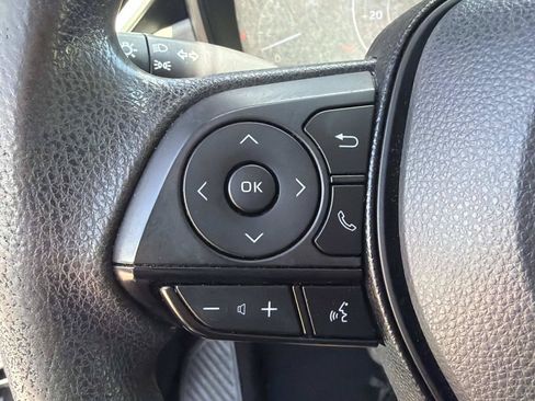 Used 2020 Toyota Corolla LE FWD image 26