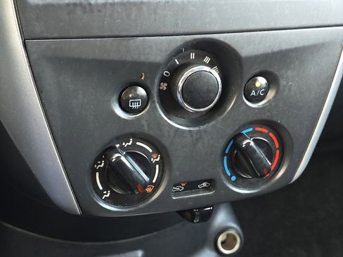 Used 2017 Nissan Versa SV image 18