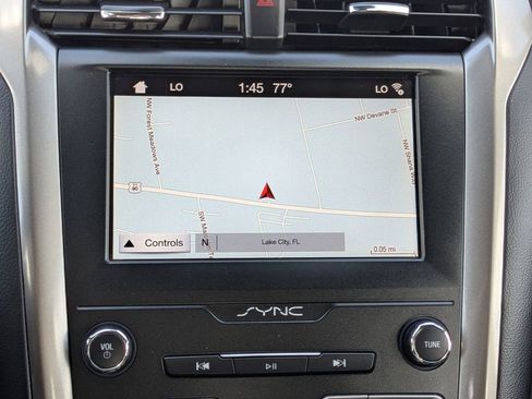 Used 2019 Ford Fusion SE image 27