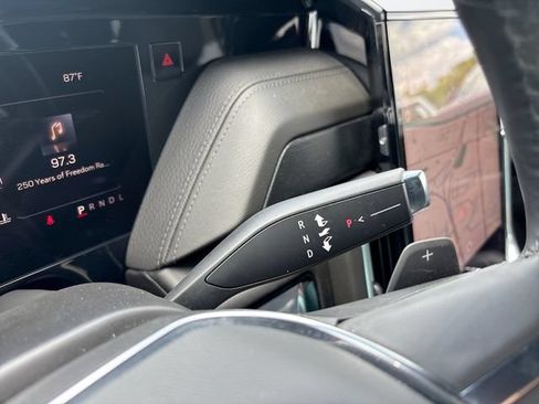 Used 2025 GMC Yukon XL Denali AWD/4WD image 21