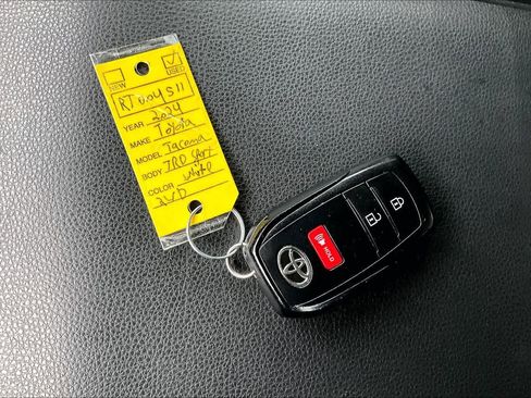 Used 2024 Toyota Tacoma SR5 w/ SR5 Upgrade Package image 15