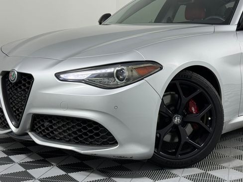 Used 2019 Alfa Romeo Giulia w/ Quick Order Package 22K Sport image 11