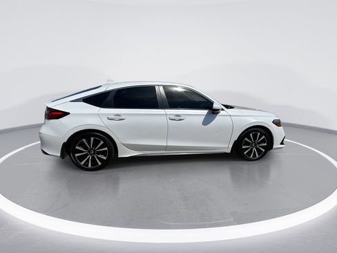 Used 2024 Honda Civic EX-L image 9