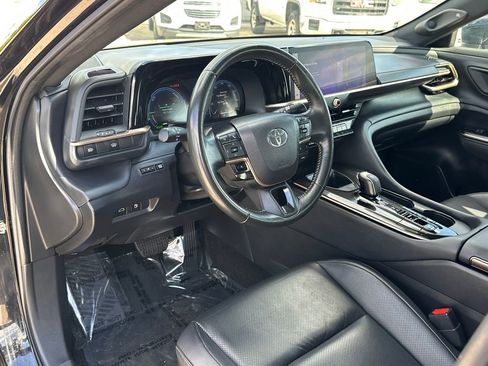 Used 2024 Toyota Crown AWD/4WD image 16