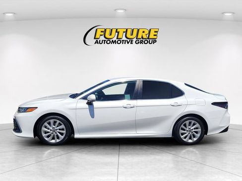 Used 2022 Toyota Camry LE FWD image 6