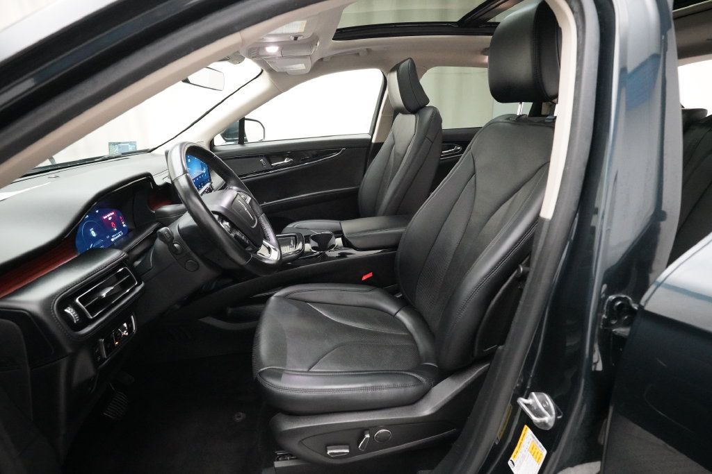 Used 2023 Lincoln Nautilus Reserve w/ Cargo Utility Package AWD/4WD image 7