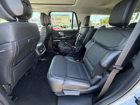 New 2026 Ford Expedition Platinum w/ Driver's Package AWD/4WD image 14
