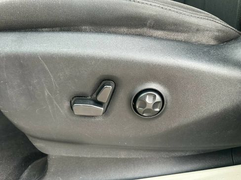 Used 2017 Chrysler Pacifica Touring FWD image 22