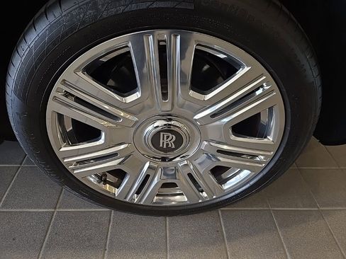 Used 2021 Rolls-Royce Cullinan AWD/4WD image 11