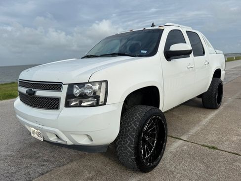 Used 2008 Chevrolet Avalanche LTZ w/ LTZ Preferred Equipment Group RWD image 1