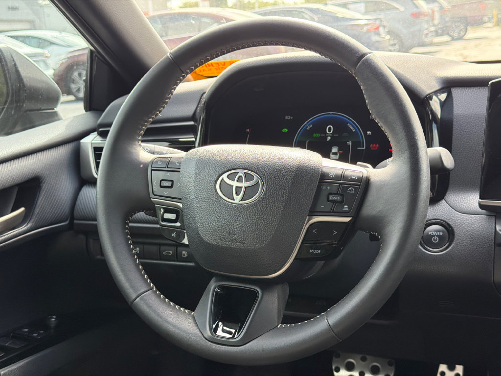 Used 2025 Toyota Camry SE w/ Convenience Package FWD image 28