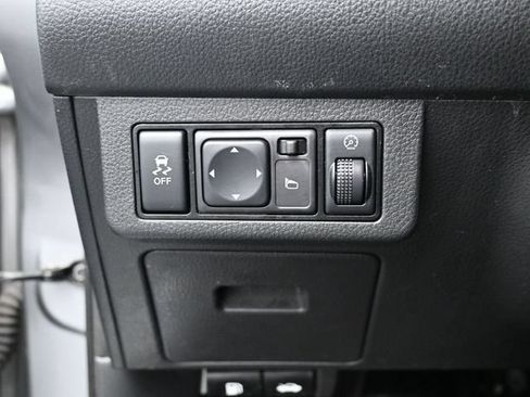 Used 2012 Nissan Versa 1.8 S w/ Special Edition Pkg FWD image 12