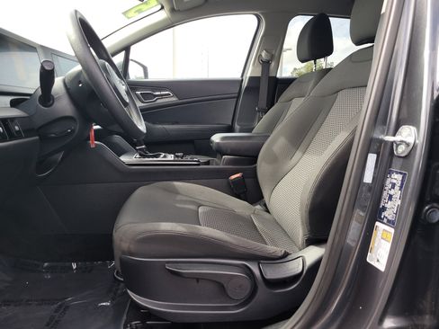 Used 2025 Kia Sportage LX FWD image 16