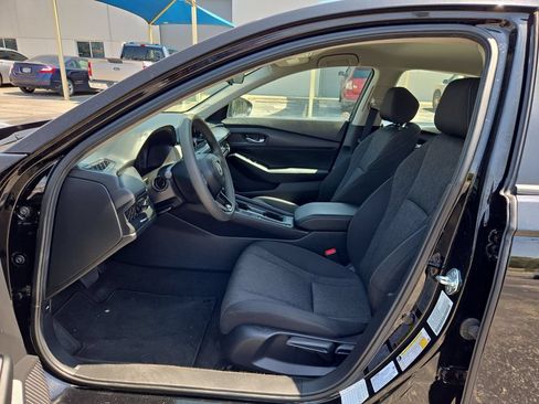 Used 2025 Honda Accord LX image 11