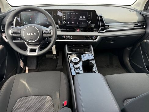 New 2025 Kia Sportage LX image 10