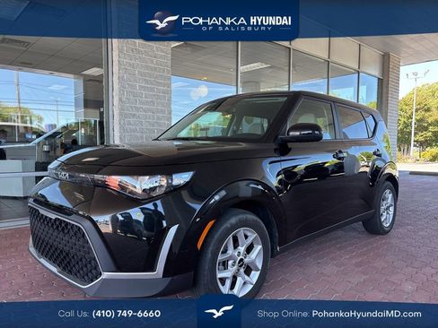 Used 2023 Kia Soul LX w/ Option Group 015 FWD image 1