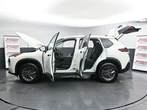 Used 2023 Nissan Rogue S image 47