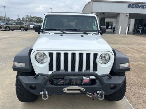 Used 2018 Jeep Wrangler Unlimited Sport S image 2