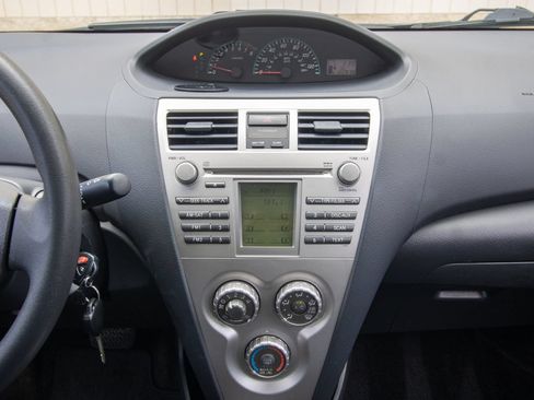 Used 2010 Toyota Yaris Sedan FWD image 24