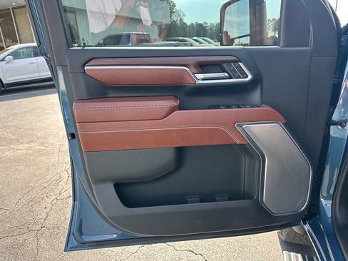 Used 2024 GMC Sierra 2500 Denali Ultimate AWD/4WD image 11