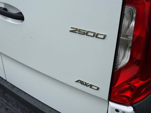 Used 2025 Mercedes-Benz Sprinter 2500 image 22