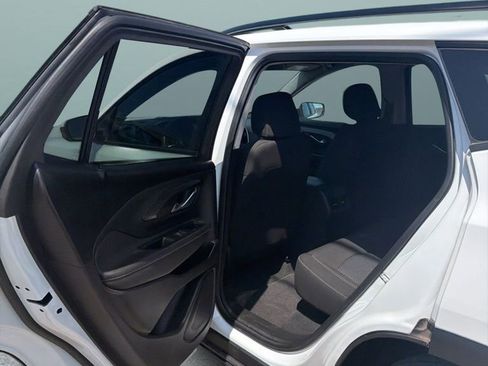 Used 2022 GMC Terrain SLE w/ Driver Convenience Package FWD image 11