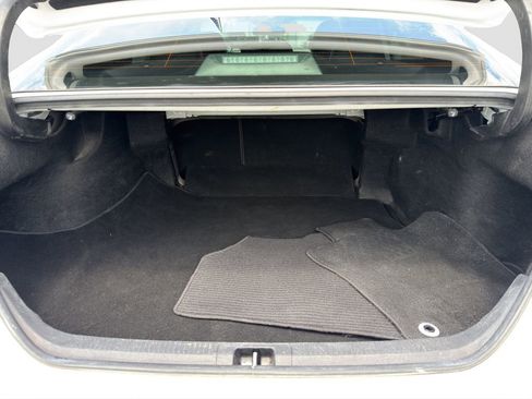 Used 2019 Toyota Camry SE FWD image 19