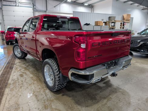 Used 2021 Chevrolet Silverado 1500 LT w/ Diesel Off-Road Package AWD/4WD image 4