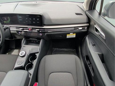New 2026 Kia Sportage LX FWD image 18