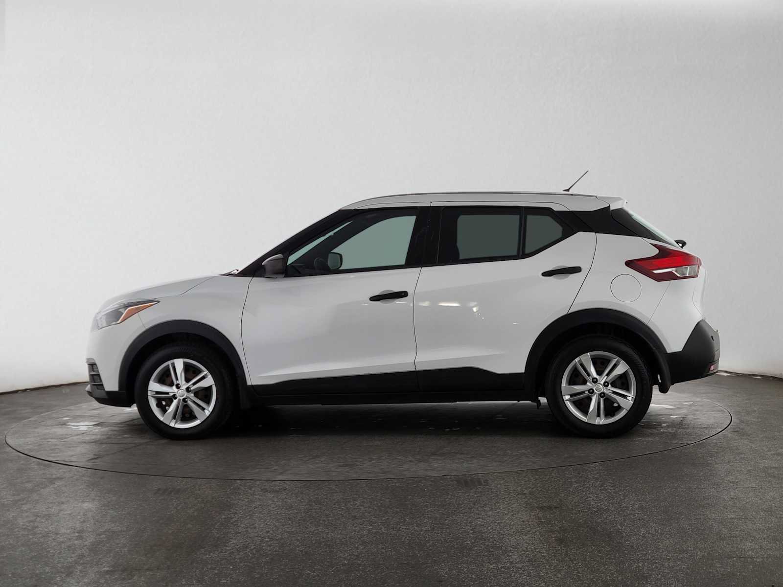 Used 2020 Nissan Kicks S FWD image 6