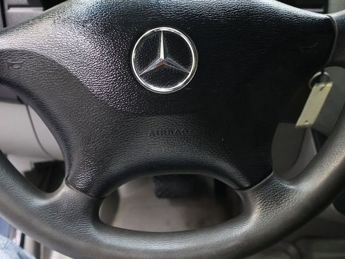 Used 2018 Mercedes-Benz Sprinter 2500 image 17