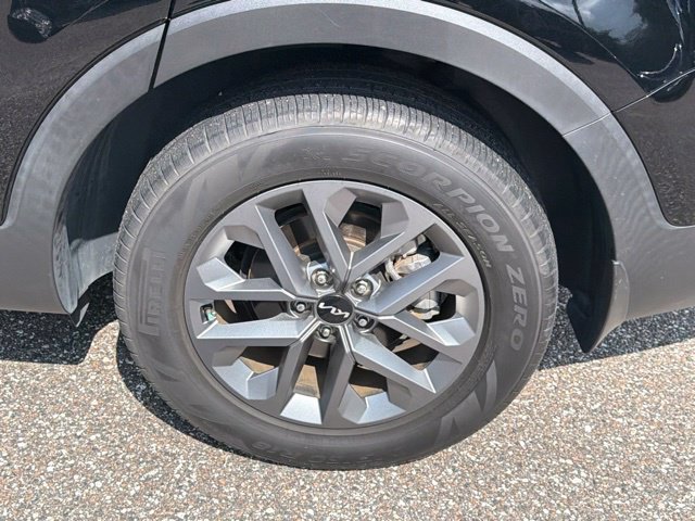 Used 2024 Kia Telluride LX FWD image 14
