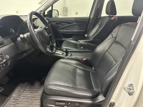 Used 2019 Honda Pilot Elite image 16