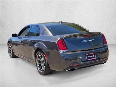 Used 2017 Chrysler 300 S w/ 300S Premium Group RWD image 7