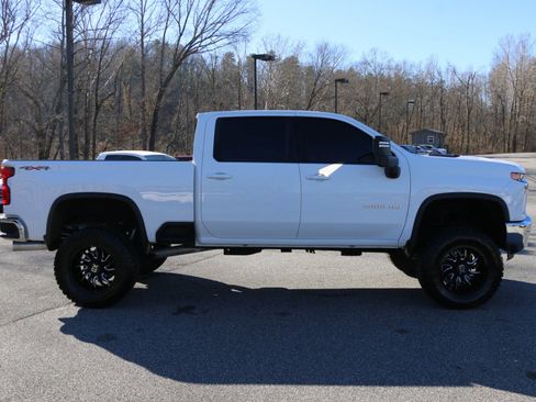 Used 2022 Chevrolet Silverado 2500 LT w/ Convenience Package image 8