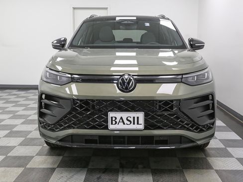 New 2026 Volkswagen Tiguan SE R-Line AWD/4WD image 3