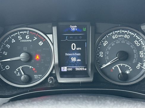 Used 2022 Toyota Tacoma TRD Off-Road image 23