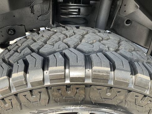 Used 2017 RAM 2500 Laramie AWD/4WD image 18