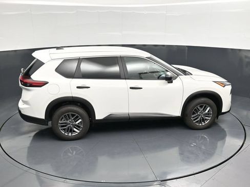 Used 2024 Nissan Rogue S AWD/4WD image 40