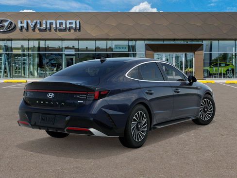 New 2025 Hyundai Sonata Limited FWD image 4
