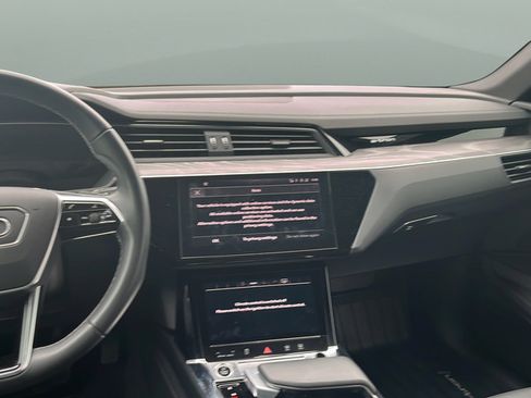 Certified 2023 Audi e-tron Premium Plus AWD/4WD image 11