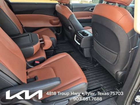 Certified 2025 Kia Carnival EX FWD image 16