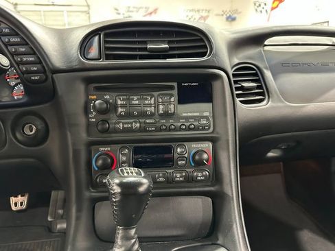 Used 2003 Chevrolet Corvette Convertible w/ Preferred Equipment Group1 image 31