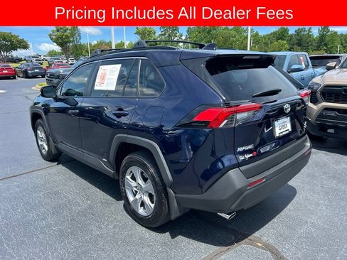 Used 2025 Toyota RAV4 XLE AWD/4WD image 15